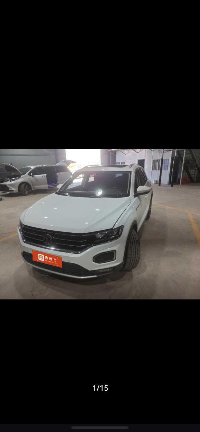 Volkswagen T-Roc 2022 — фото автомобиля