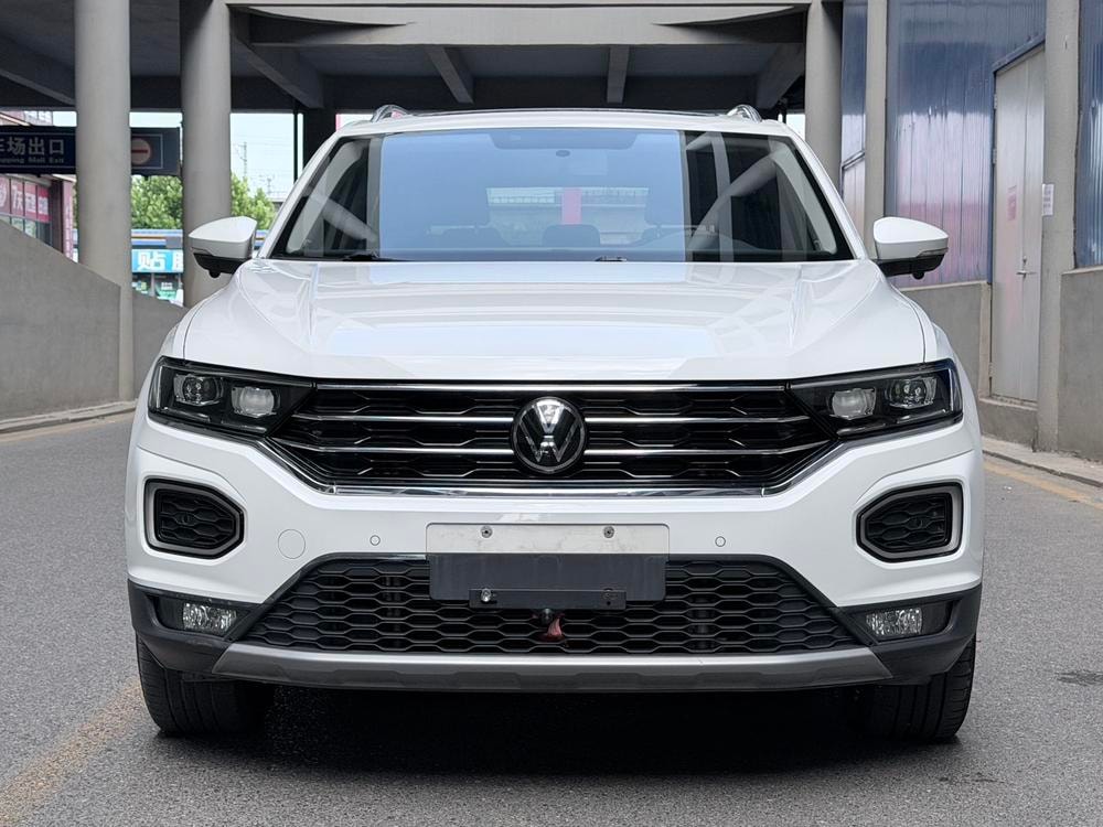 Volkswagen T-Roc 2022 — фото автомобиля