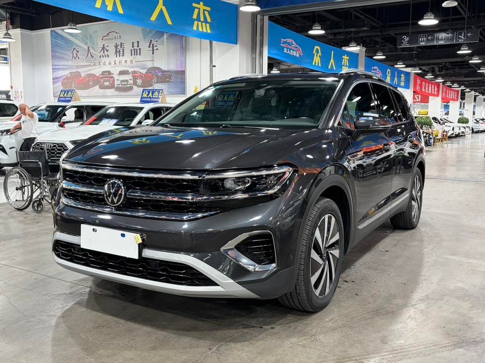 Volkswagen Tavendor 2022 — фото автомобиля