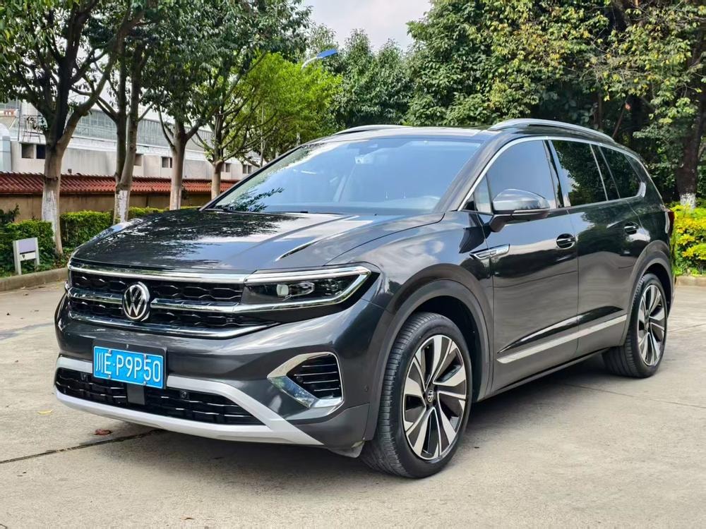 Volkswagen Tavendor 2023 — фото автомобиля