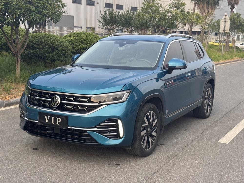 Volkswagen Tayron 2023 — фото автомобиля