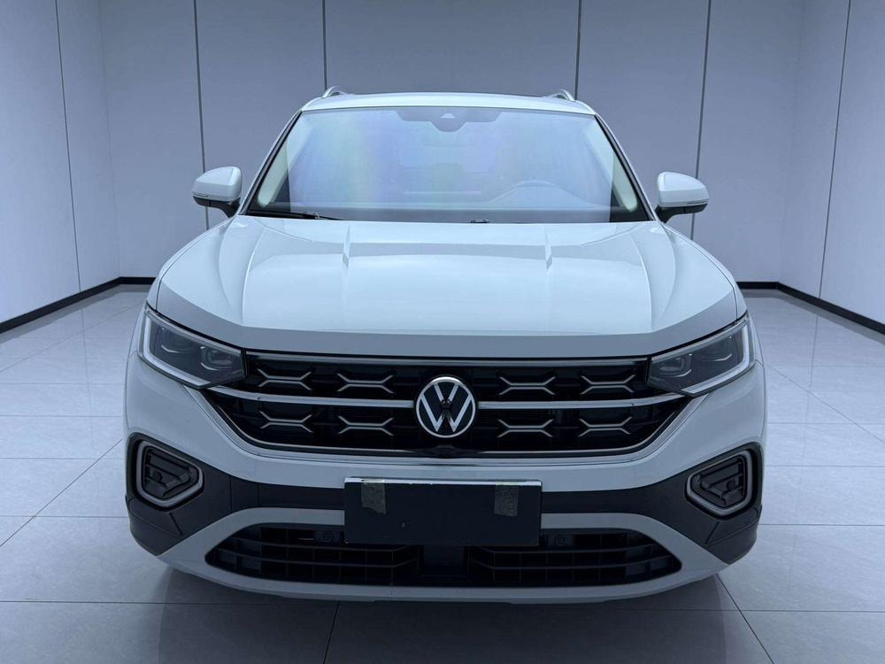 Volkswagen Tayron 2023 — фото автомобиля