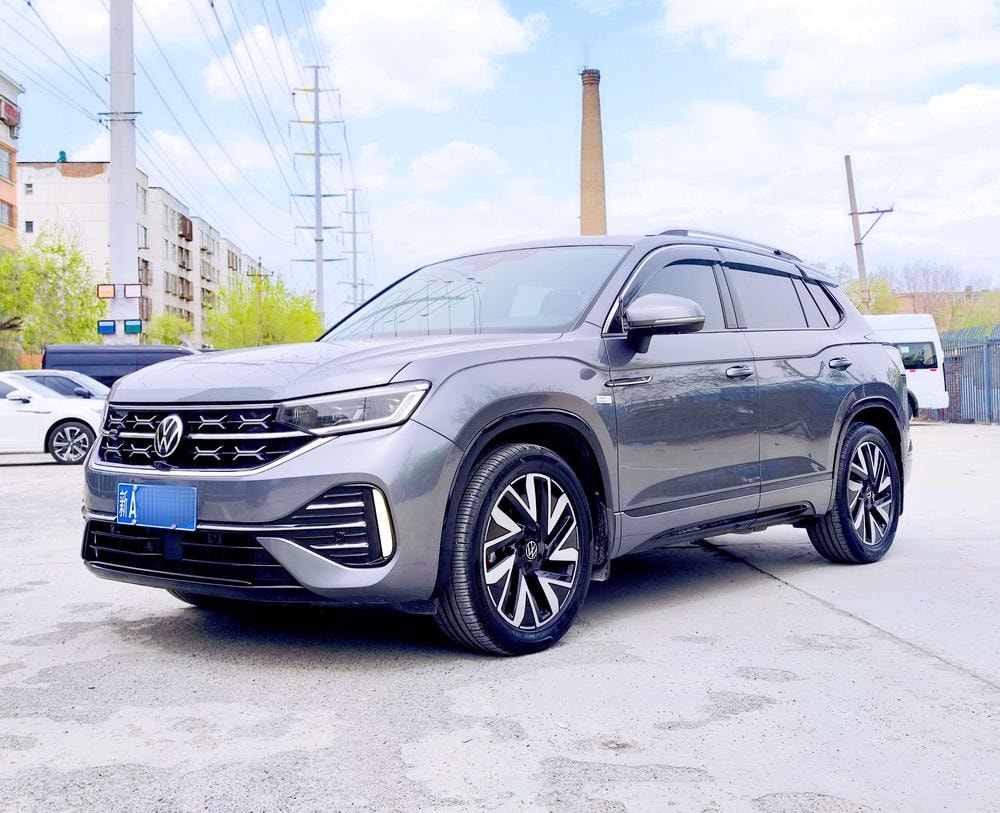 Volkswagen Tayron 2023 — фото автомобиля