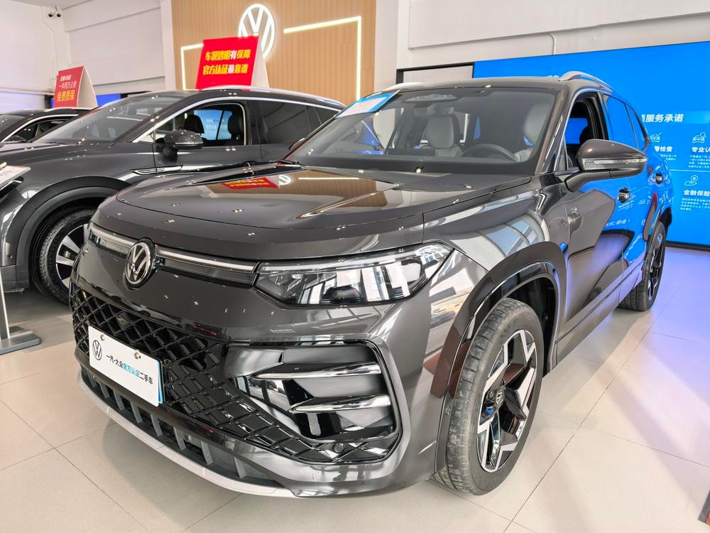 Volkswagen Tayron 2025 — фото автомобиля