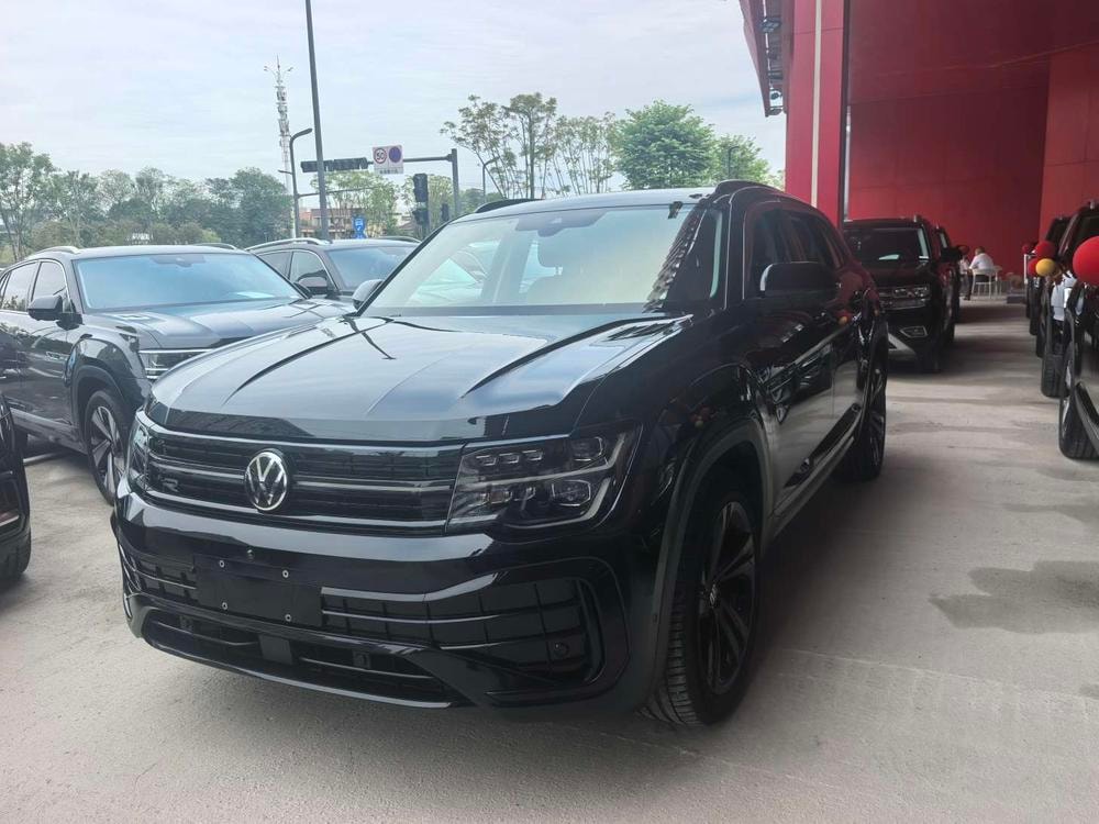 Volkswagen Teramont 2023 — фото автомобиля