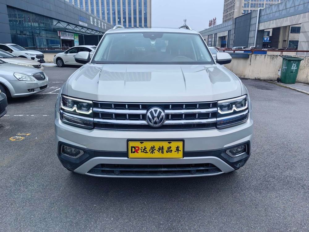 Volkswagen Teramont 2017 — фото автомобиля 1