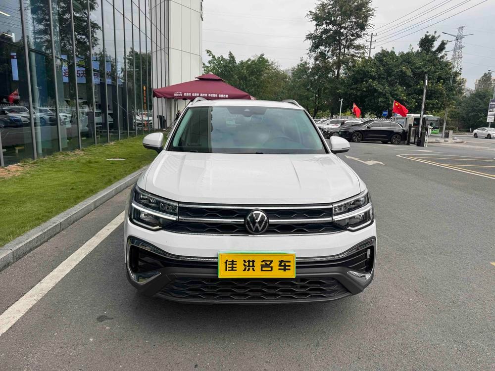 Volkswagen Tharu 2023 — фото автомобиля 1