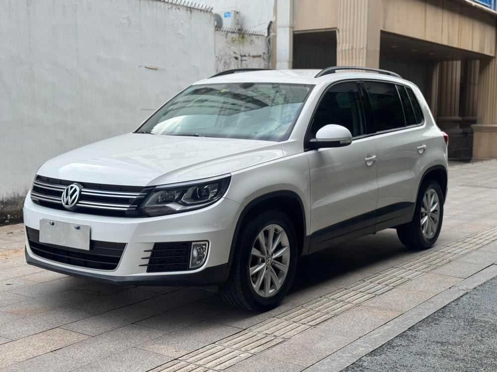 Volkswagen Tiguan 2015 — фото автомобиля