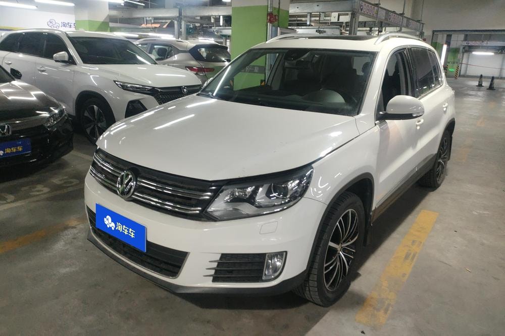 Volkswagen Tiguan 2015 — фото автомобиля