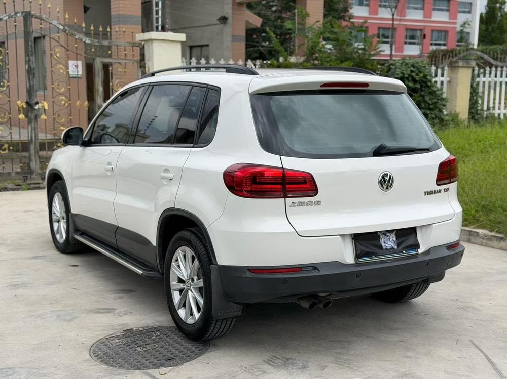 Volkswagen Tiguan 2015 — фото автомобиля