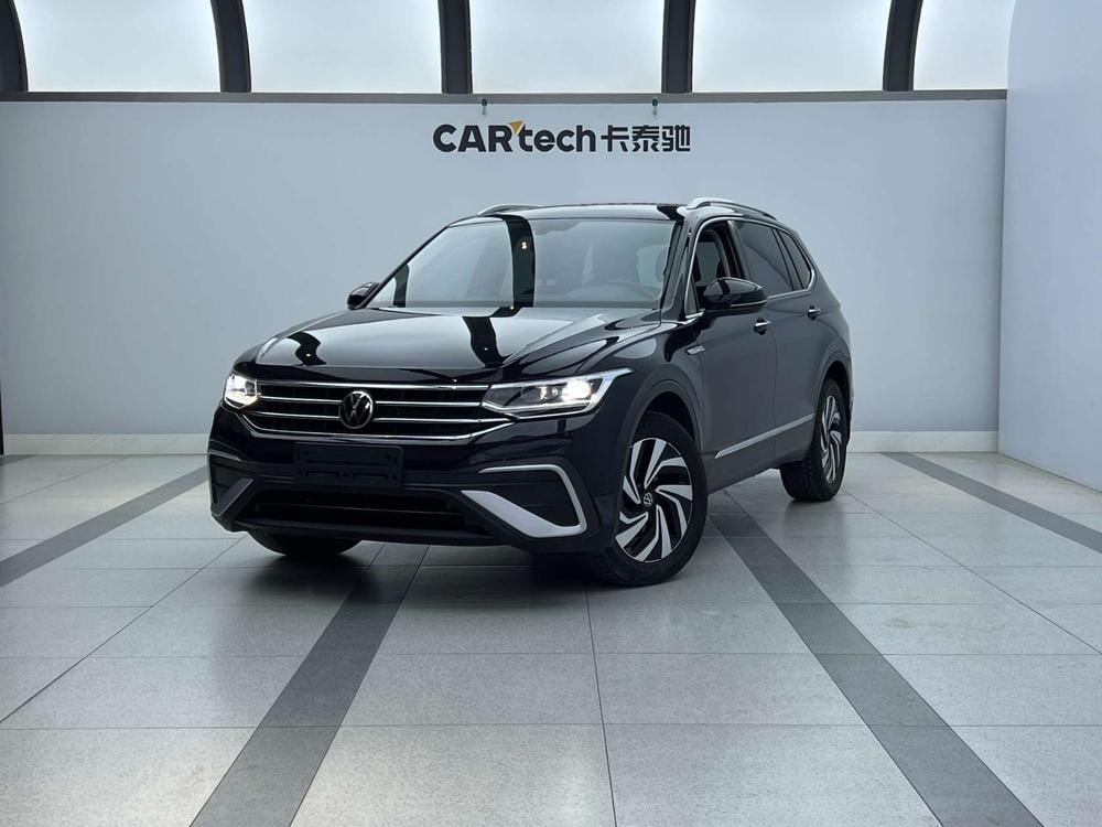 Volkswagen Tiguan L 2023 — фото автомобиля