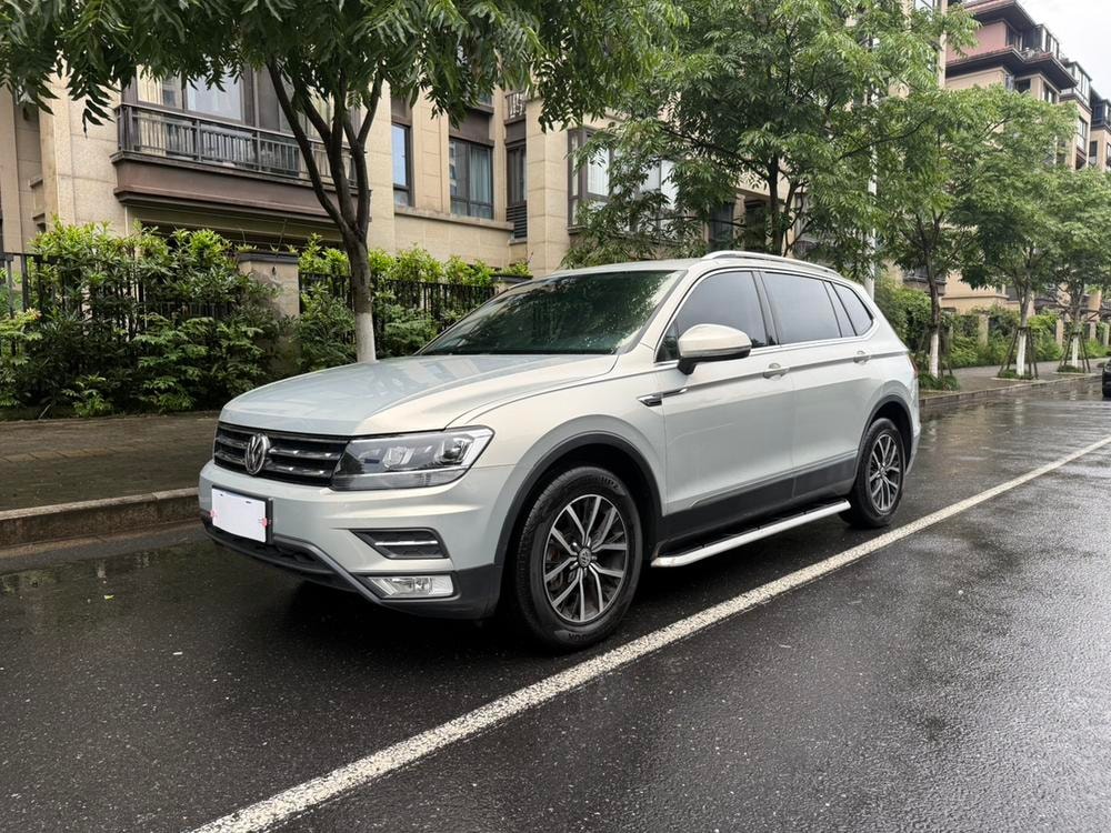 Volkswagen Tiguan L 2018 — фото автомобиля