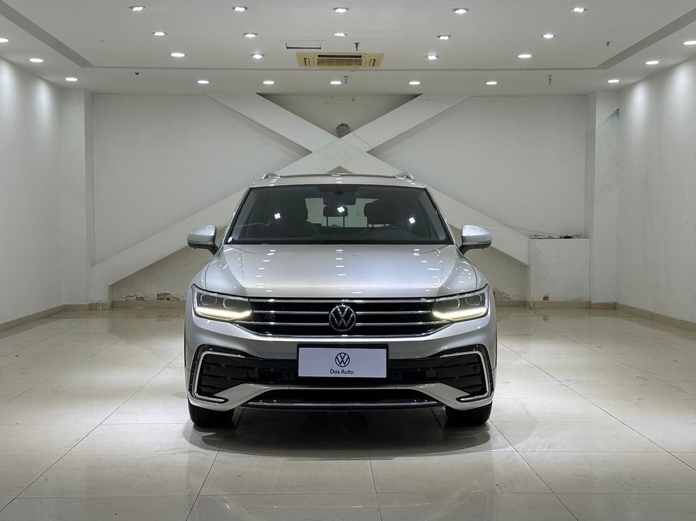 Volkswagen Tiguan L 2022 — фото автомобиля