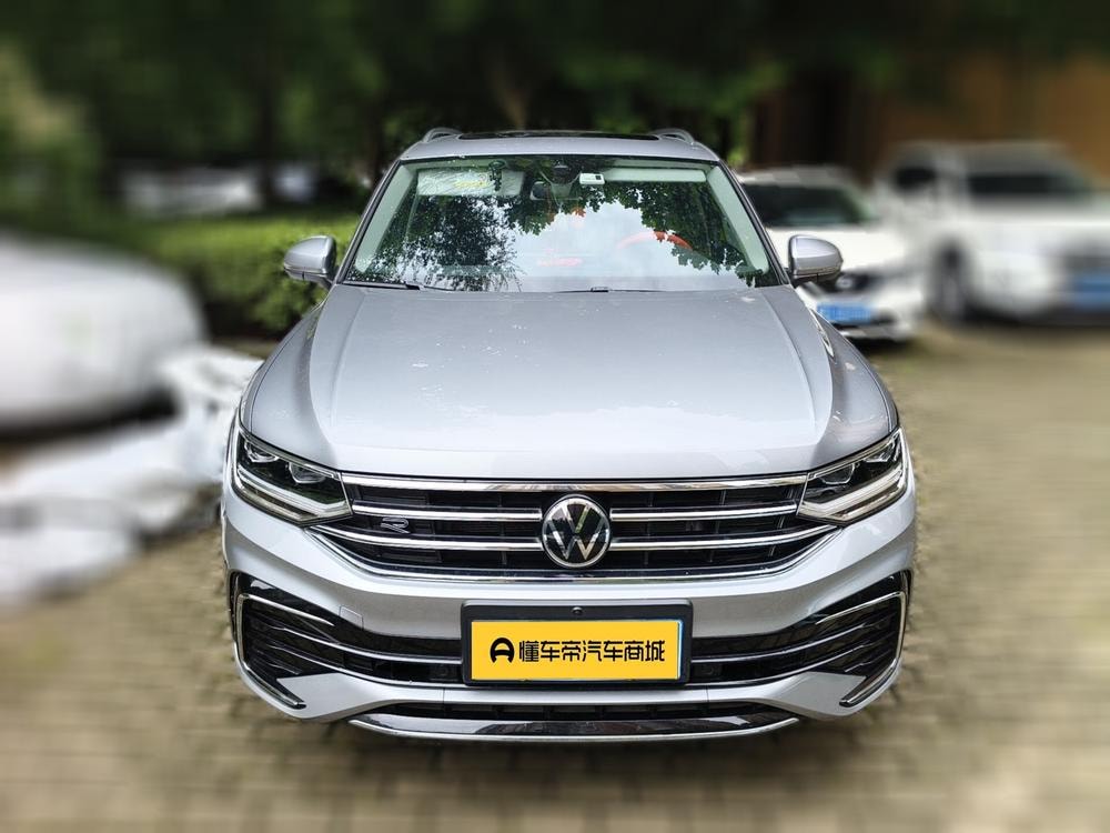 Volkswagen Tiguan L 2023 — фото автомобиля