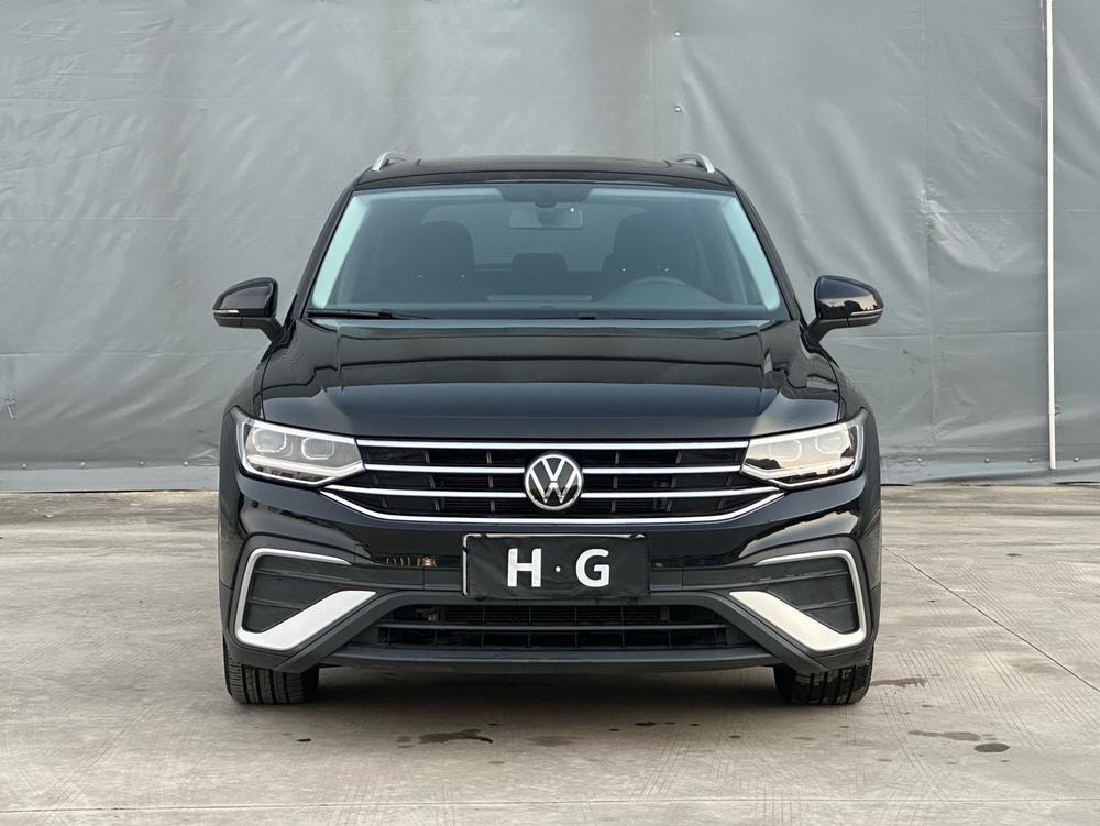 Volkswagen Tiguan L 2021 — фото автомобиля