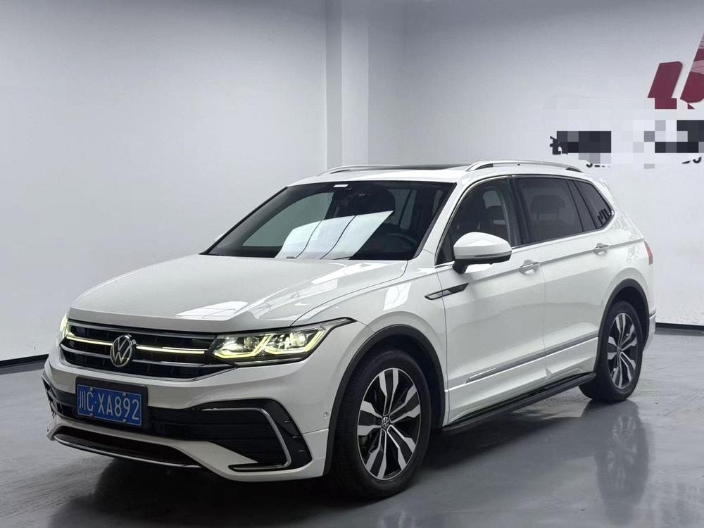Volkswagen Tiguan L 2022 — фото автомобиля