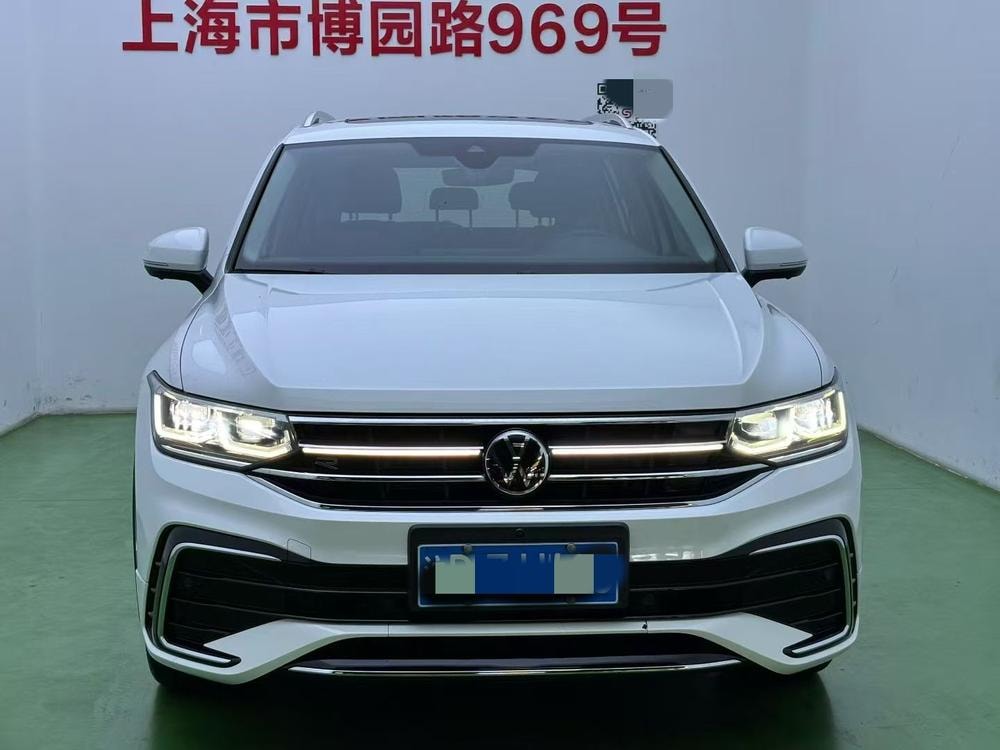 Volkswagen Tiguan L 2023 — фото автомобиля