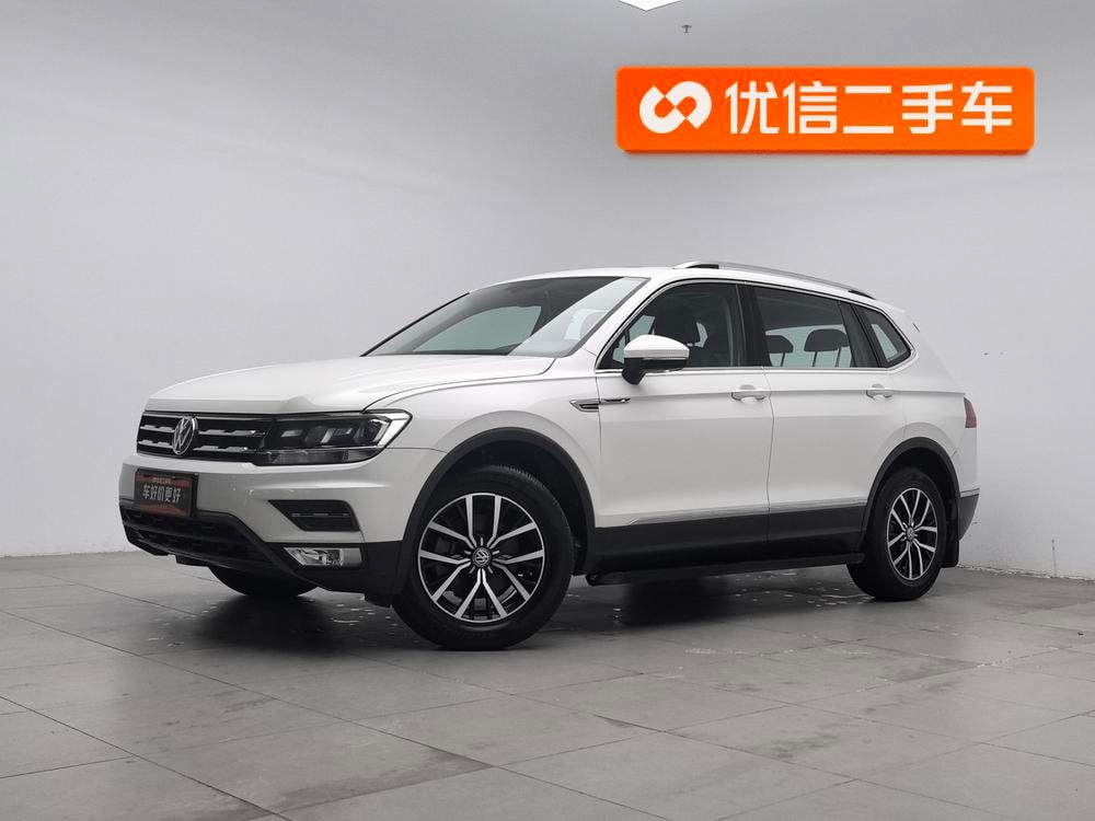 Volkswagen Tiguan L 2018 — фото автомобиля 1