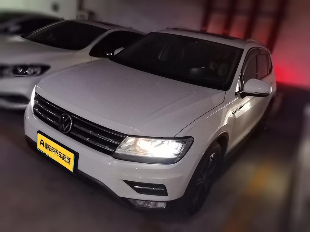 Volkswagen Tiguan L 2021 — фото автомобиля