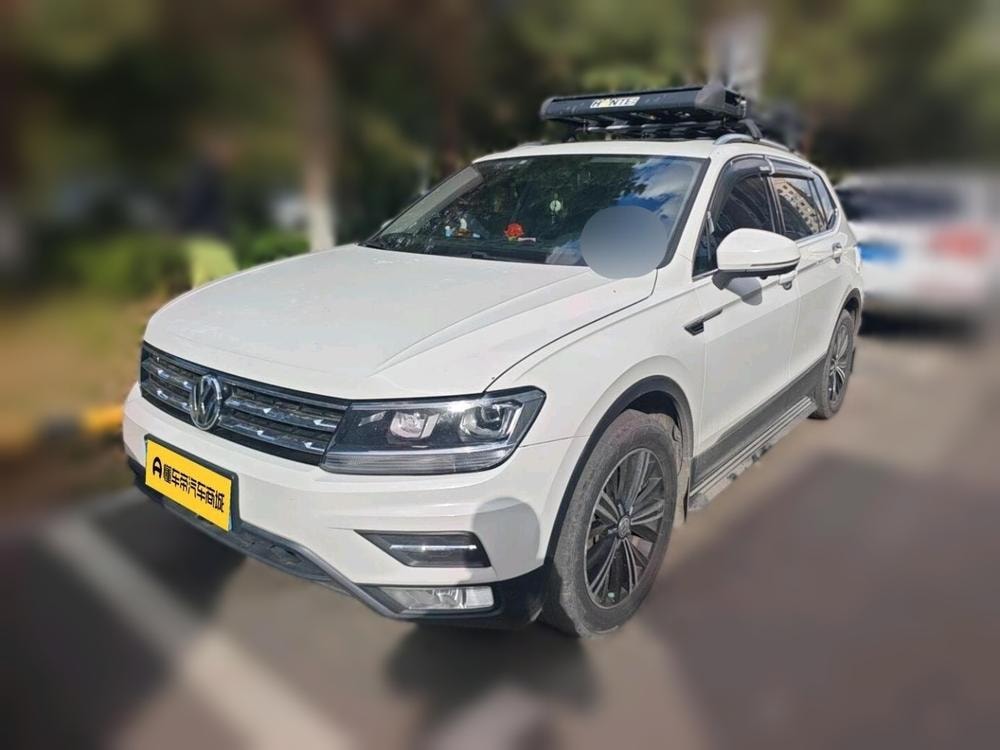 Volkswagen Tiguan L 2020 — фото автомобиля 1