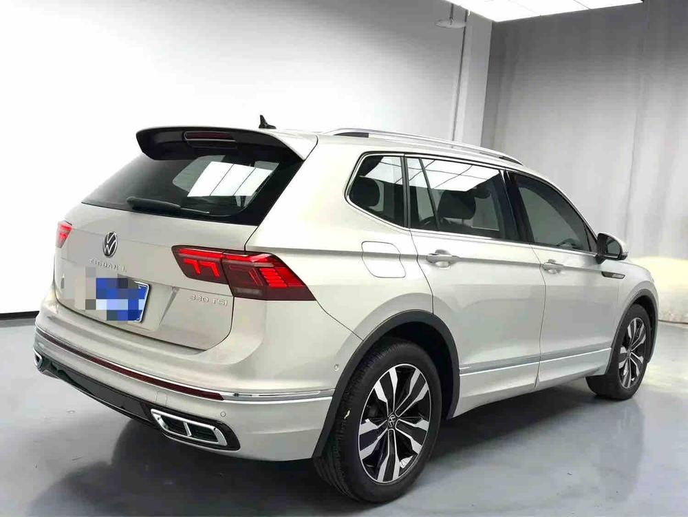 Volkswagen Tiguan L 2022 — фото автомобиля 1