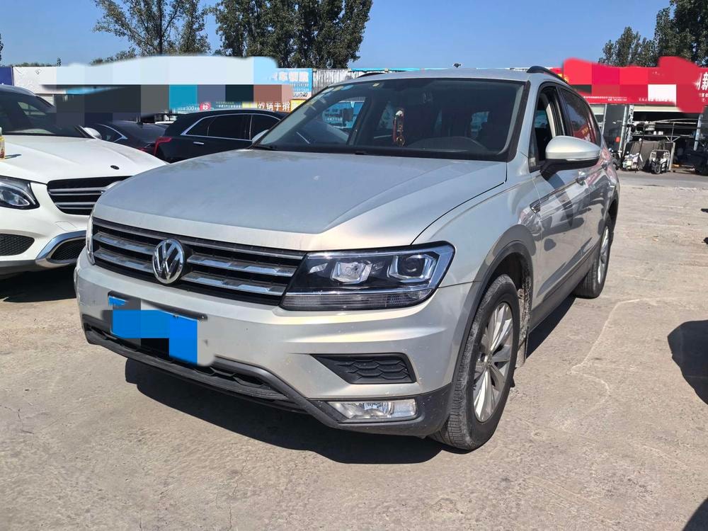 Volkswagen Tiguan L 2018 — фото автомобиля