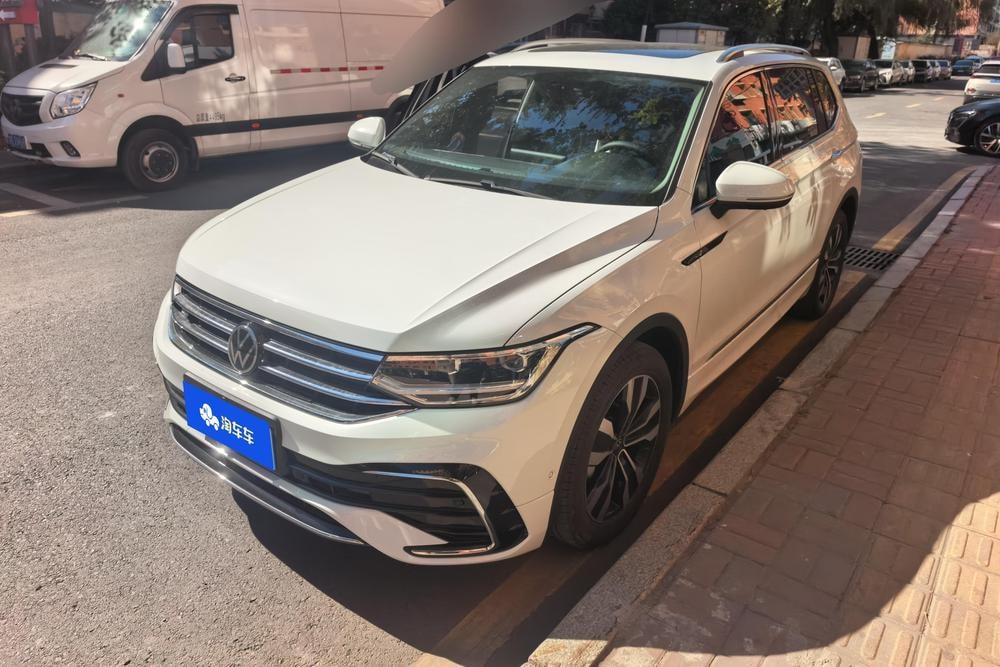 Volkswagen Tiguan L 2025 — фото автомобиля