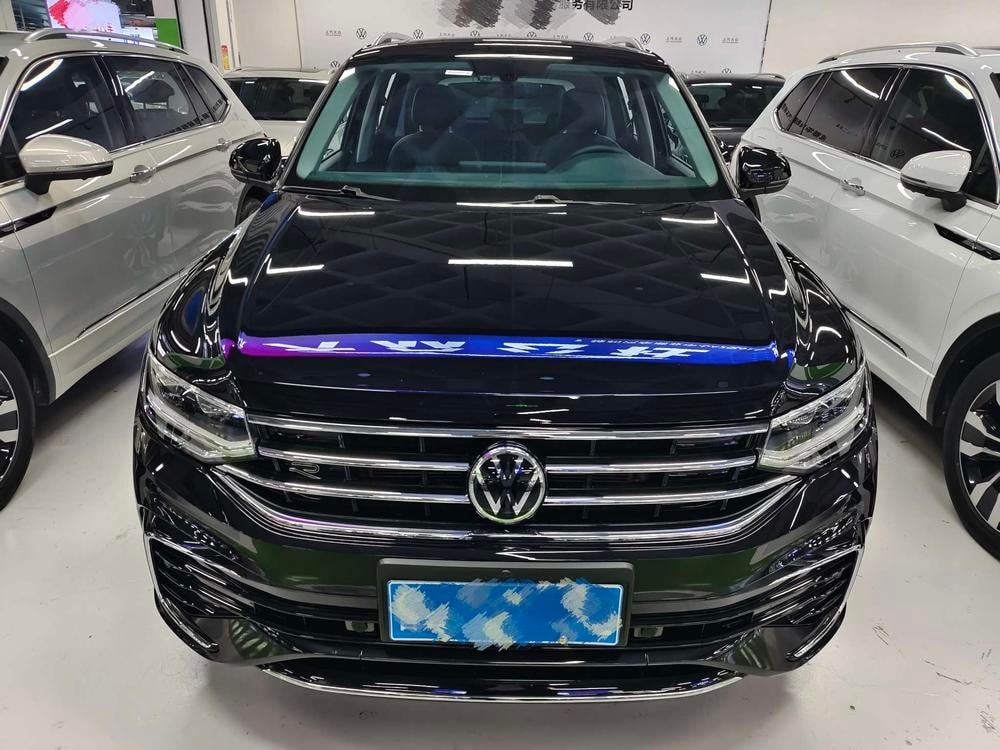 Volkswagen Tiguan L 2022 — фото автомобиля