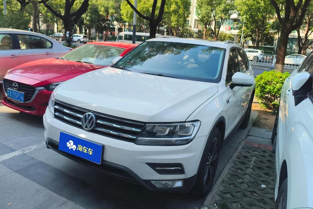 Volkswagen Tiguan L 2019 — фото автомобиля