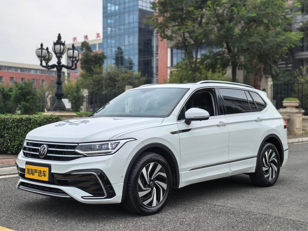 Volkswagen Tiguan L 2024 — фото автомобиля