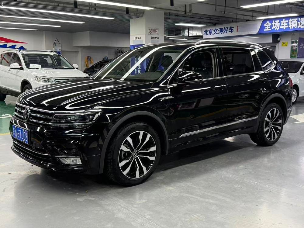 Volkswagen Tiguan L 2021 — фото автомобиля 1