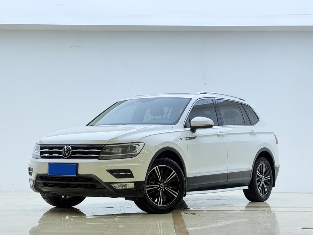 Volkswagen Tiguan L 2021 — фото автомобиля 1