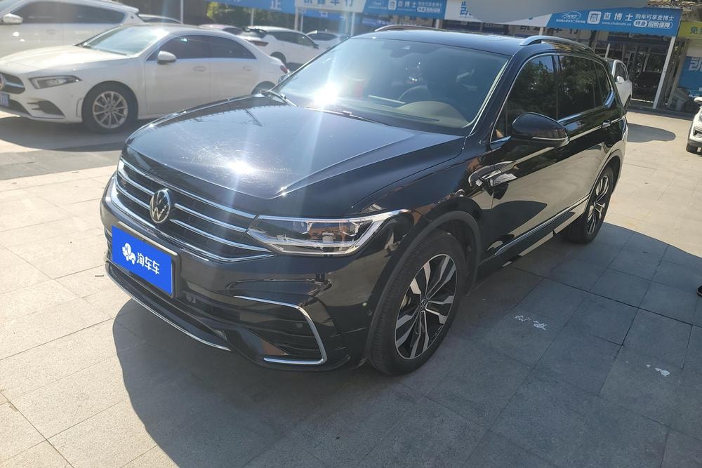 Volkswagen Tiguan L 2023 — фото автомобиля