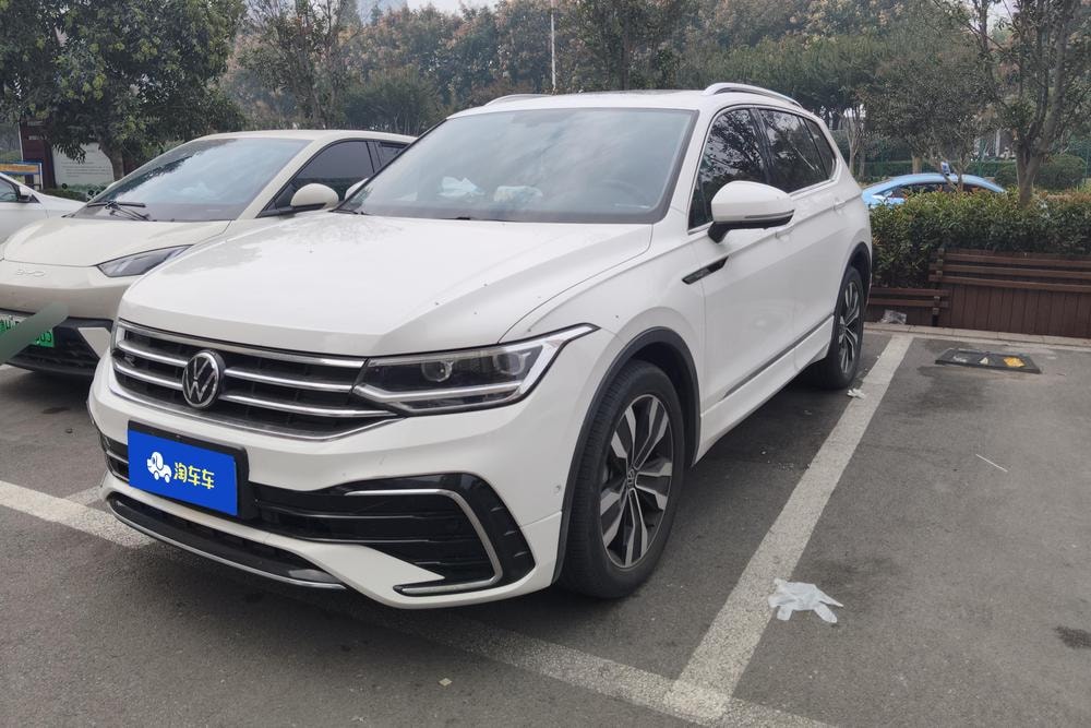 Volkswagen Tiguan L 2022 — фото автомобиля