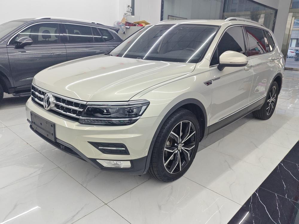 Volkswagen Tiguan L 2019 — фото автомобиля