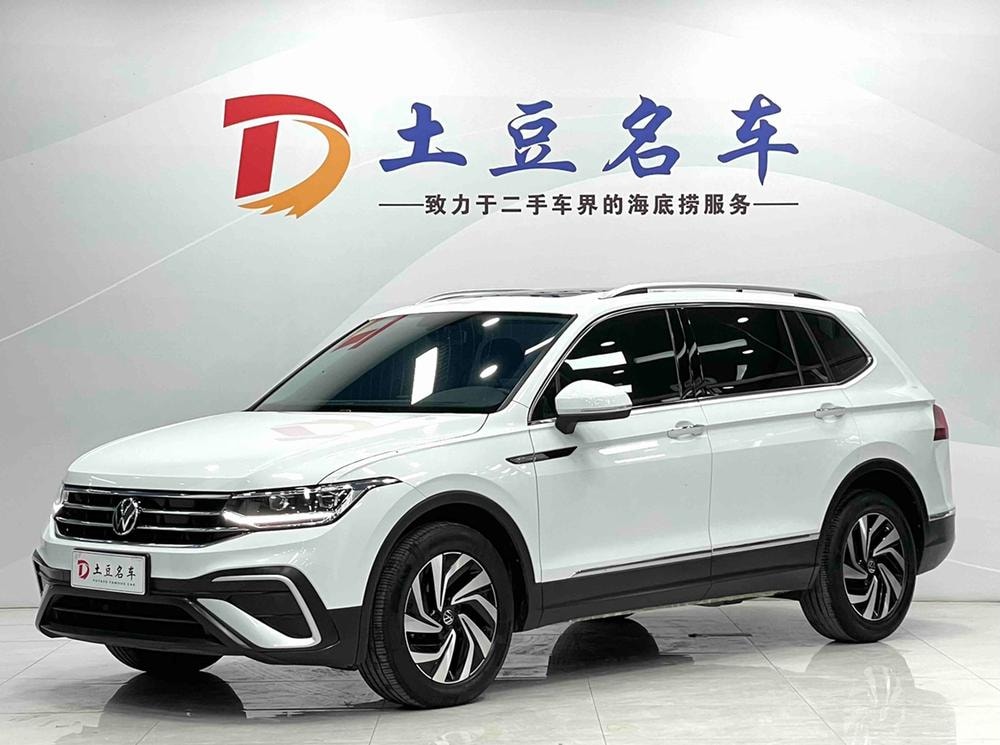 Volkswagen Tiguan L 2023 — фото автомобиля