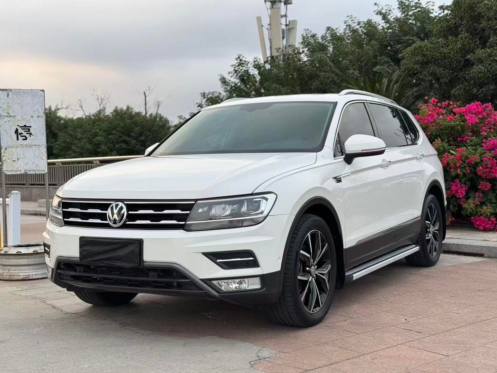 Volkswagen Tiguan L 2020 — фото автомобиля