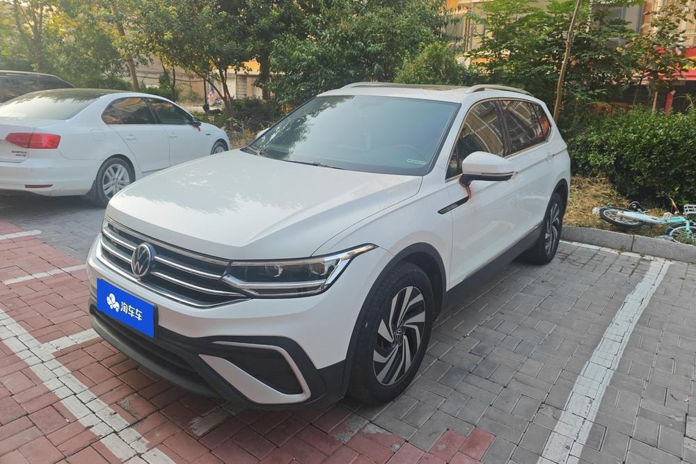 Volkswagen Tiguan L 2022 — фото автомобиля