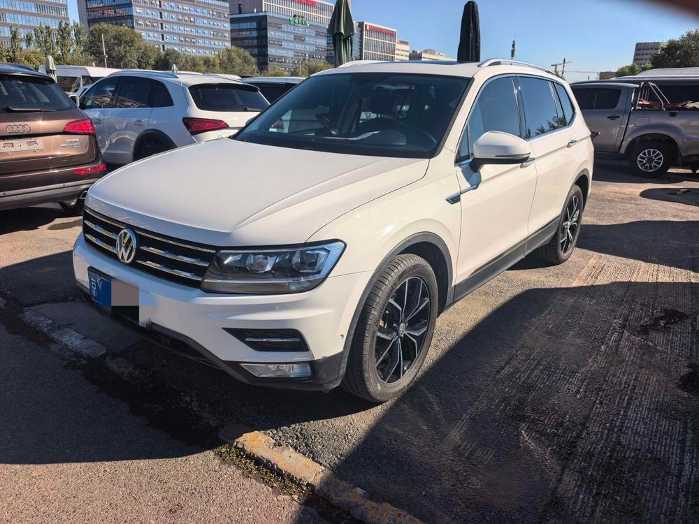 Volkswagen Tiguan L 2019 — фото автомобиля