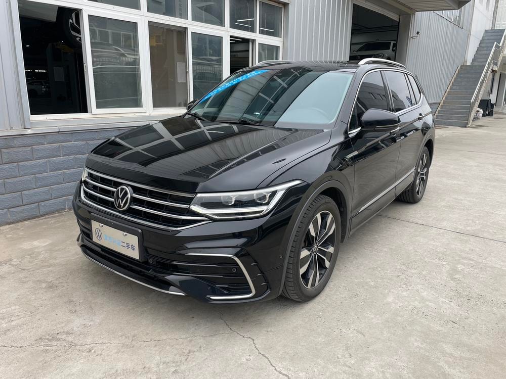 Volkswagen Tiguan L 2023 — фото автомобиля