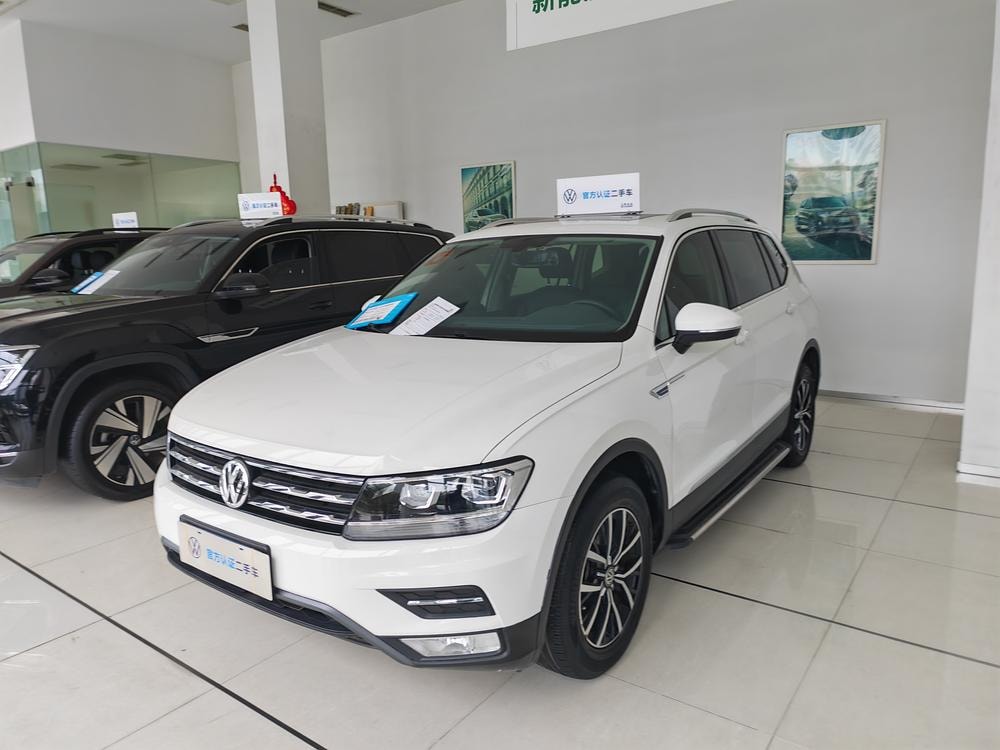 Volkswagen Tiguan L 2018 — фото автомобиля