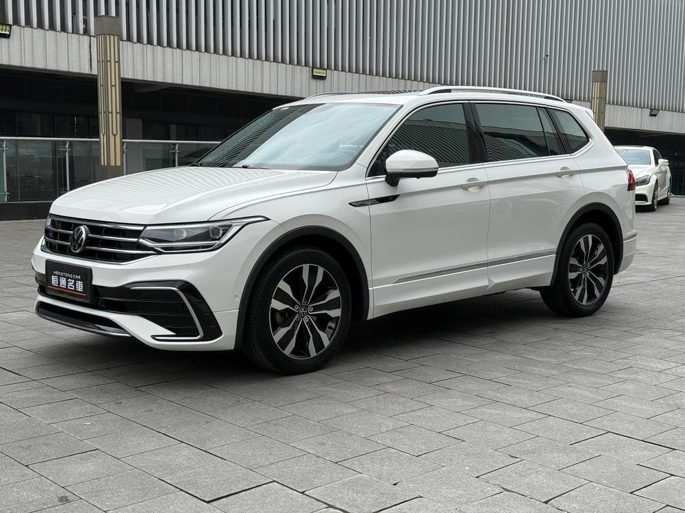 Volkswagen Tiguan L 2022 — фото автомобиля