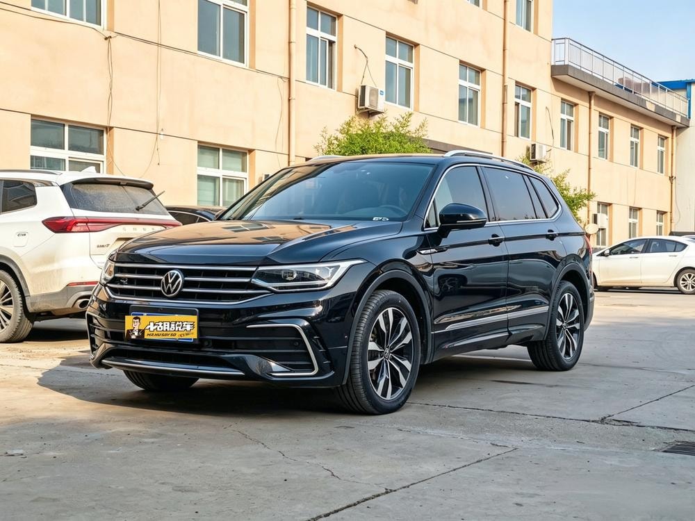Volkswagen Tiguan L 2022 — фото автомобиля