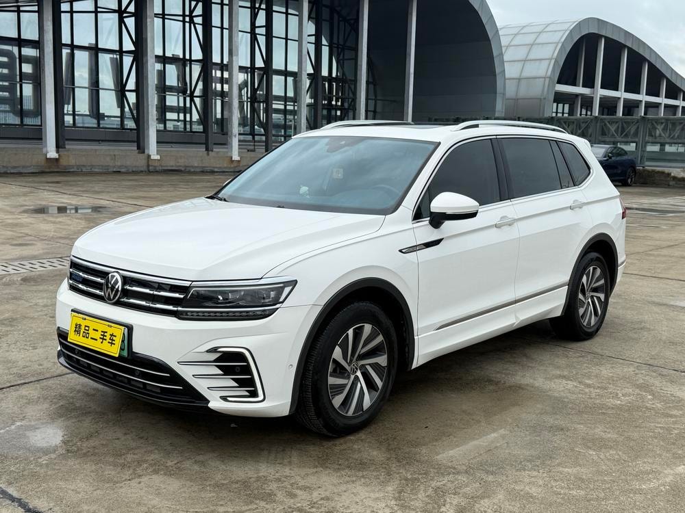 Volkswagen Tiguan L PHEV 2021 — фото автомобиля