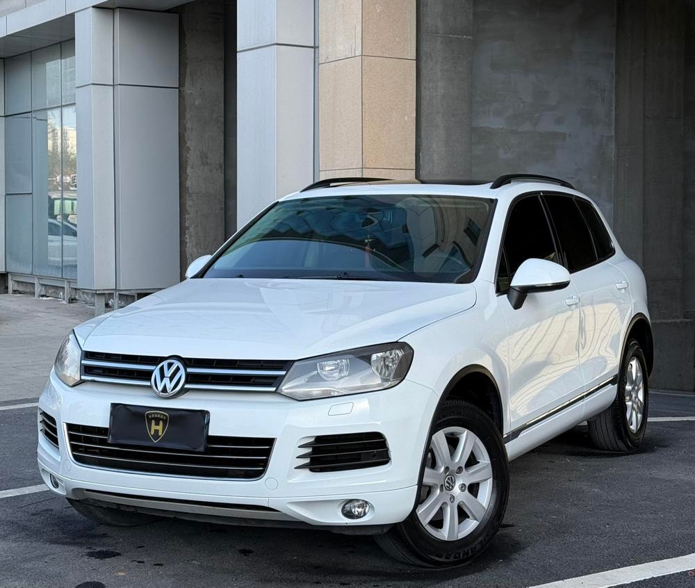 Volkswagen Touareg 2014 — фото автомобиля