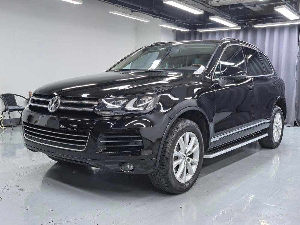 Volkswagen Touareg 2012 — фото автомобиля