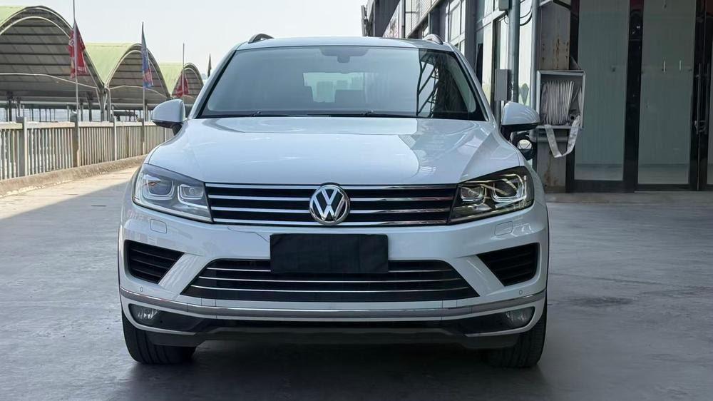 Volkswagen Touareg 2016 — фото автомобиля