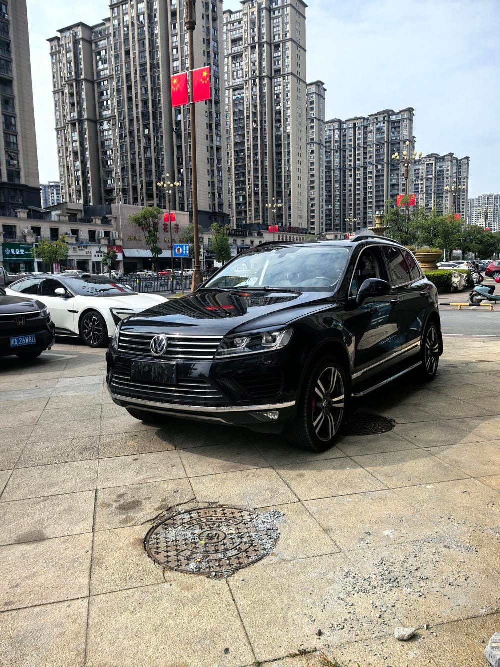 Volkswagen Touareg 2017 — фото автомобиля