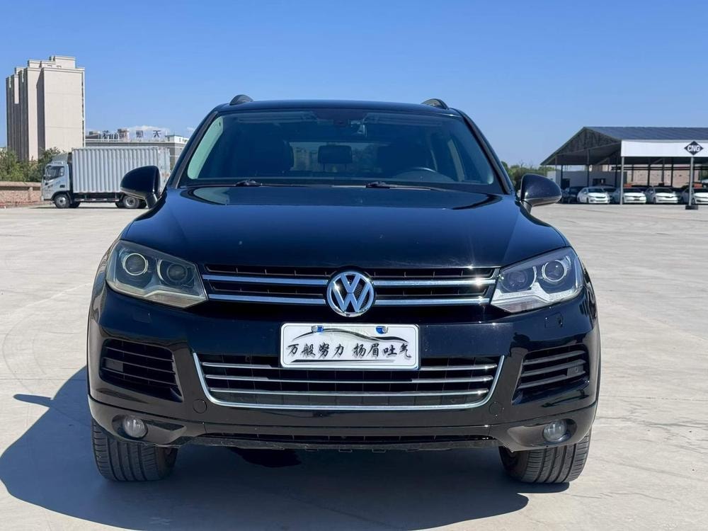 Volkswagen Touareg 2011 — фото автомобиля