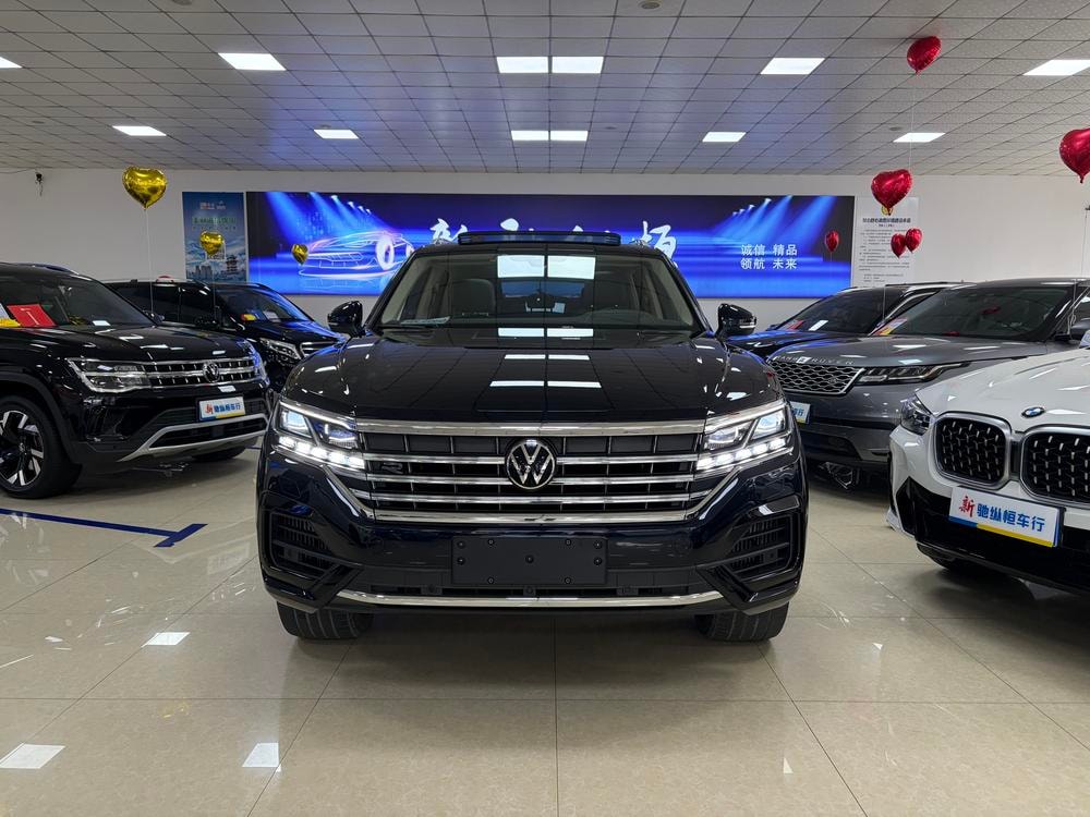 Volkswagen Touareg 2022 — фото автомобиля